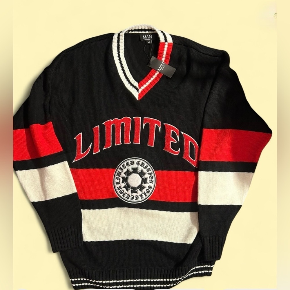 Boohoo MAN Limited Varsity V-Neck Knit Sweater NWT – Men’s XS Black Red White
